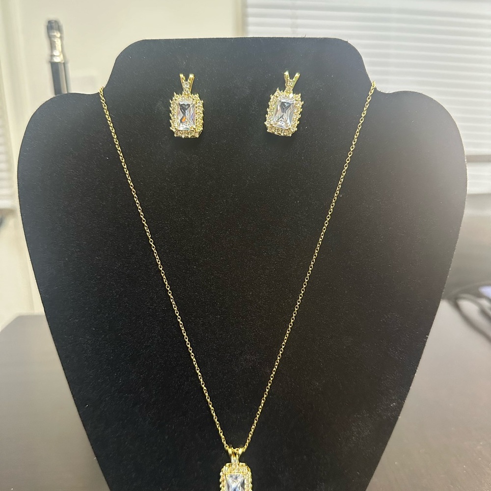 Elegant Gold and Silver Jewelry Set